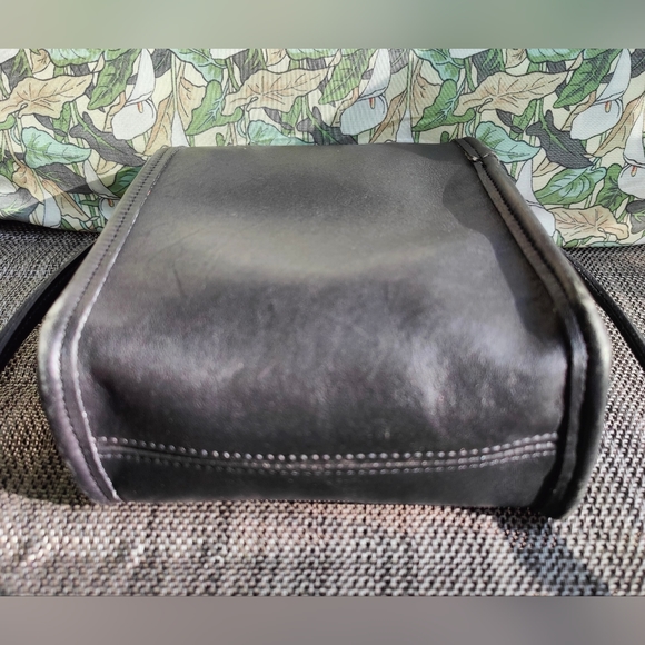 Vintage 90's Black Coach Scooter bag. - Picture 7 of 8